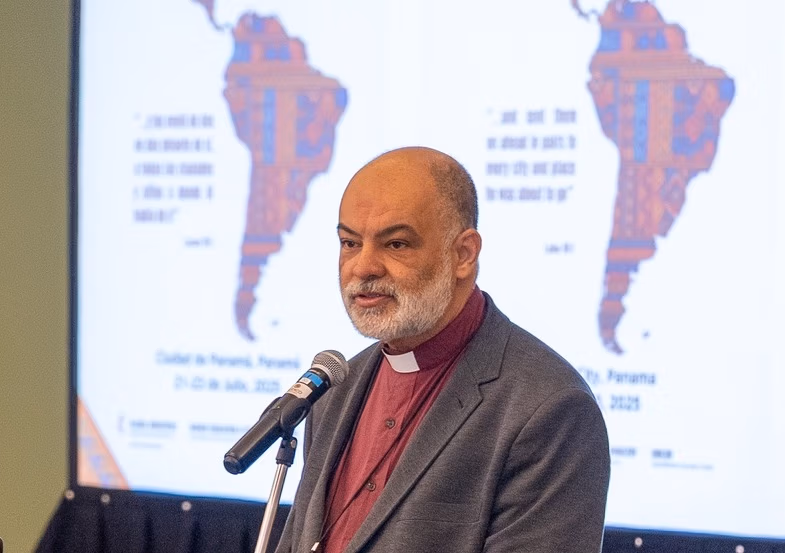 Brazilian Bishop leding leadership training for laity